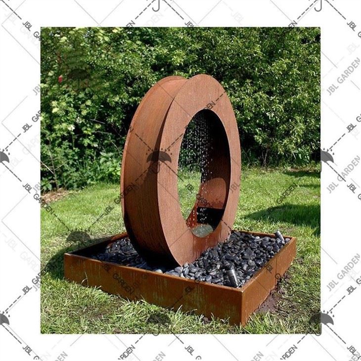 Característiques d'aigua d'art del jardí